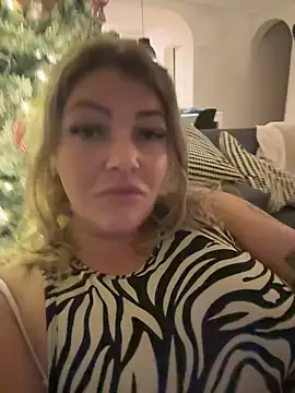 Snapshot of GabyHofstede chatting on 12/18/24, 08:47 GabyHofstede online show from 12/18/24, 08:47