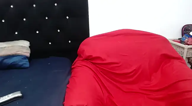 Snapshot of Ainhoa-hot chatting on 01/21/25, 05:51 Ainhoa-hot online show from 01/21/25, 05:51