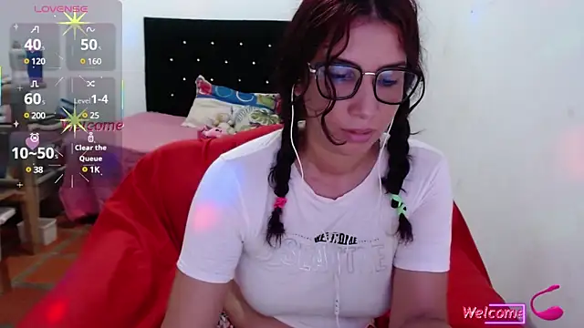 Snapshot of Ainhoa-hot chatting on 02/13/25, 10:34 Ainhoa-hot online show from 02/13/25, 10:34