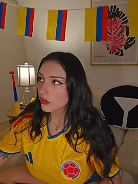 Snapshot of freya_bella_ chatting on 06/19/26, 06:18 freya bella online show from 06/19/26, 06:18