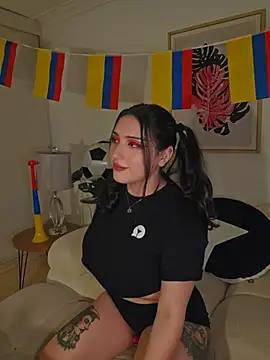 Snapshot of freya_bella_ chatting on 06/26/26, 06:18 freya bella online show from 06/26/26, 06:18