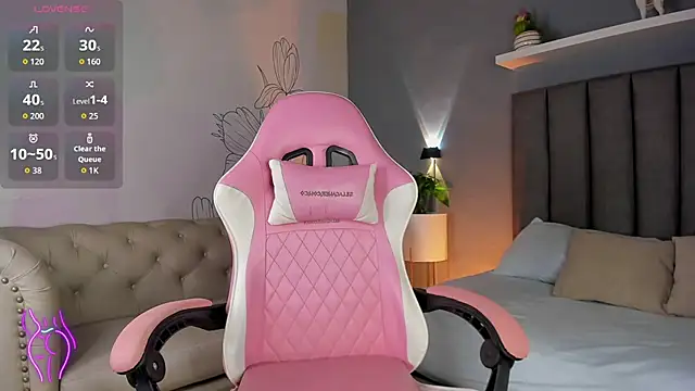 Snapshot of atenea_jones chatting on 11/11/25, 07:47 atenea jones online show from 11/11/25, 07:47