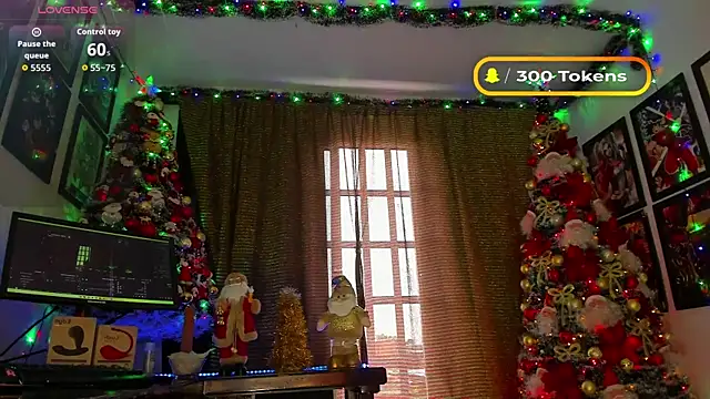 Snapshot of Romynahotx chatting on 12/20/25, 08:38 Romynahotx online show from 12/20/25, 08:38