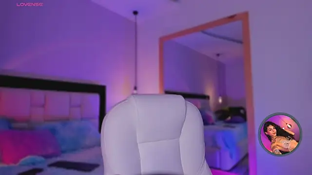 Snapshot of MiissCharlotte chatting on 09/24/25, 04:38 MiissCharlotte online show from 09/24/25, 04:38