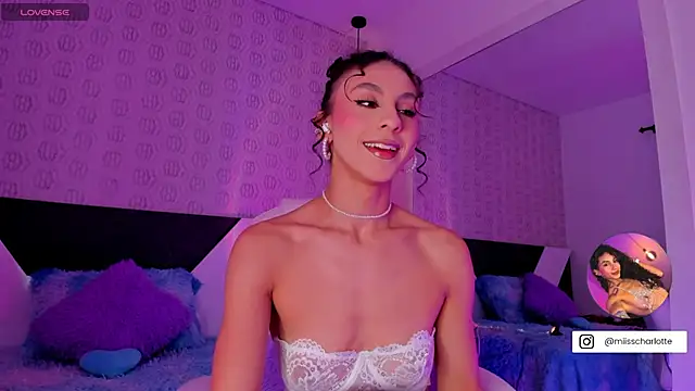 Snapshot of MiissCharlotte chatting on 11/28/25, 12:13 MiissCharlotte online show from 11/28/25, 12:13