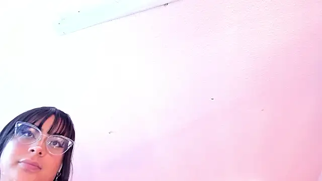 Snapshot of Red_lady chatting on 01/23/25, 07:00 Red lady online show from 01/23/25, 07:00