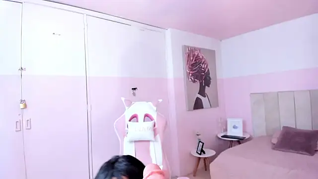 Snapshot of Red_lady chatting on 01/31/25, 06:57 Red lady online show from 01/31/25, 06:57