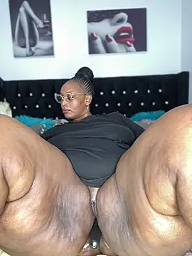 MsWhiteChocolatte online show from 03/11/26, 05:30