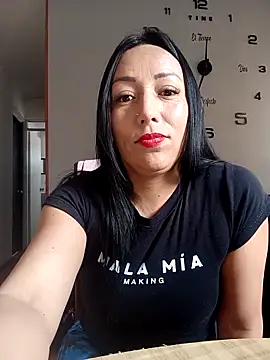 Snapshot of Laura_martin_ chatting on 03/06/25, 05:43 Laura martin online show from 03/06/25, 05:43