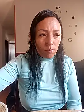 Snapshot of Laura_martin_ chatting on 03/08/25, 01:36 Laura martin online show from 03/08/25, 01:36