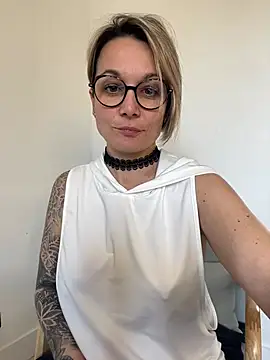 marinella07 online show from 03/18/25, 12:14