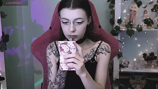 prettybones online show from 06/04/26, 11:33