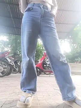 -Almira- online show from 11/21/25, 03:05