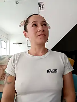 emilypoppy3 online show from 11/27/25, 08:00