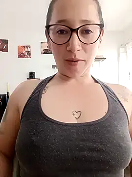 emilypoppy3 online show from 03/09/26, 08:35