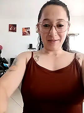 emilypoppy3 online show from 04/10/26, 09:41