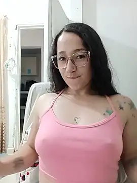 Snapshot of emilypoppy3 chatting on 07/14/26, 08:03 emilypoppy3 online show from 07/14/26, 08:03