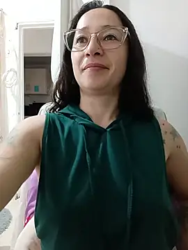 Snapshot of emilypoppy3 chatting on 07/16/26, 07:09 emilypoppy3 online show from 07/16/26, 07:09