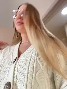 Snapshot of NewLale chatting on 01/30/25, 03:22 NewLale online show from 01/30/25, 03:22