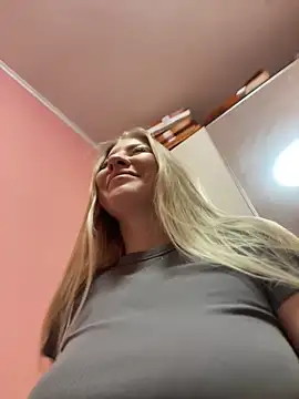 Snapshot of NewLale chatting on 02/02/25, 03:21 NewLale online show from 02/02/25, 03:21