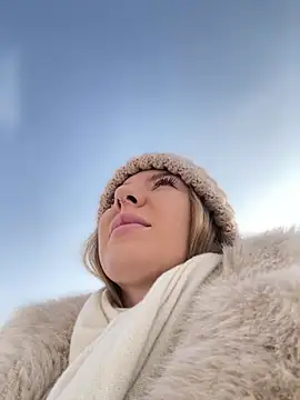 Snapshot of NewLale chatting on 02/03/25, 04:25 NewLale online show from 02/03/25, 04:25