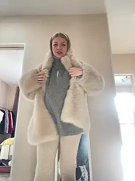 Snapshot of NewLale chatting on 02/12/25, 03:18 NewLale online show from 02/12/25, 03:18