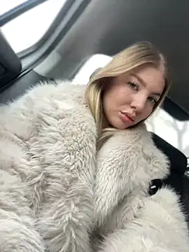 Snapshot of NewLale chatting on 03/21/25, 03:12 NewLale online show from 03/21/25, 03:12