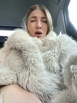 Snapshot of NewLale chatting on 03/23/25, 03:21 NewLale online show from 03/23/25, 03:21