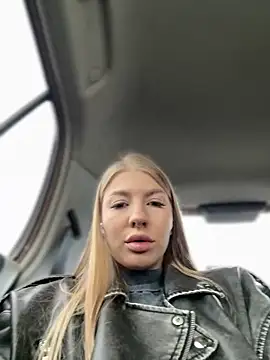 Snapshot of NewLale chatting on 09/14/25, 02:54 NewLale online show from 09/14/25, 02:54