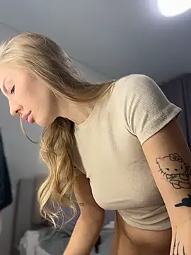 Snapshot of NewLale chatting on 11/24/25, 04:01 NewLale online show from 11/24/25, 04:01