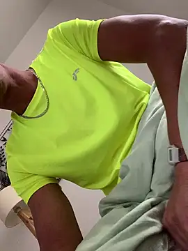 Snapshot of Yoyo6923 chatting on 10/09/25, 07:17 Yoyo6923 online show from 10/09/25, 07:17