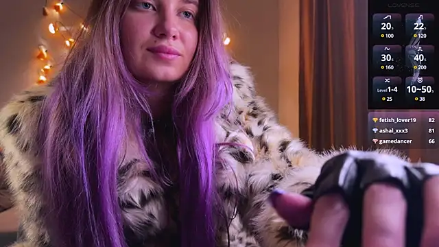 Snapshot of Femdom_Lola chatting on 12/31/24, 12:00 Femdom Lola online show from 12/31/24, 12:00