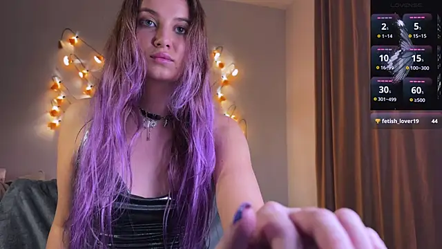 Snapshot of Femdom_Lola chatting on 01/02/25, 05:29 Femdom Lola online show from 01/02/25, 05:29