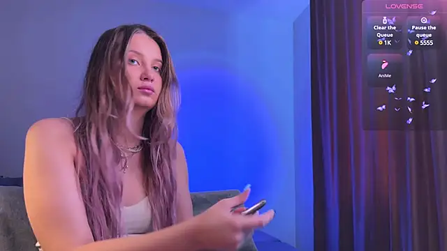 Snapshot of Femdom_Lola chatting on 03/20/25, 01:37 Femdom Lola online show from 03/20/25, 01:37