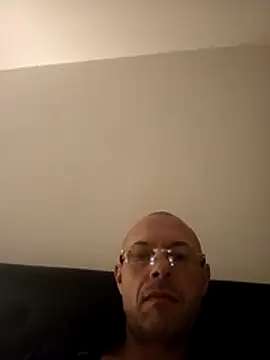 Guitccch online show from 04/08/26, 02:33