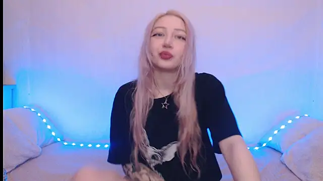 Snapshot of Emily_hardcore chatting on 10/24/25, 10:06 Emily hardcore online show from 10/24/25, 10:06