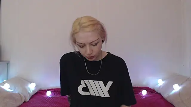 Snapshot of Emily_hardcore chatting on 07/01/26, 10:31 Emily hardcore online show from 07/01/26, 10:31
