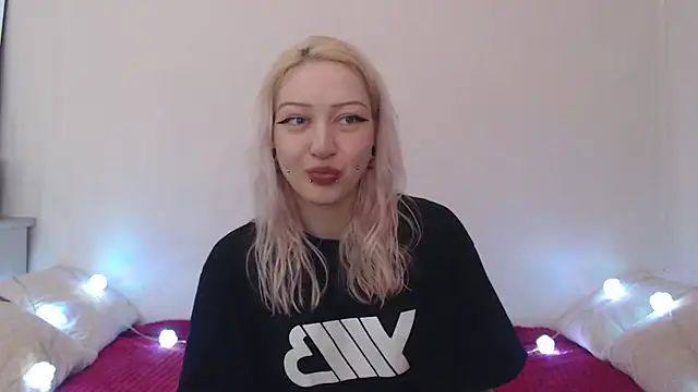 Snapshot of Emily_hardcore chatting on 07/16/26, 09:10 Emily hardcore online show from 07/16/26, 09:10