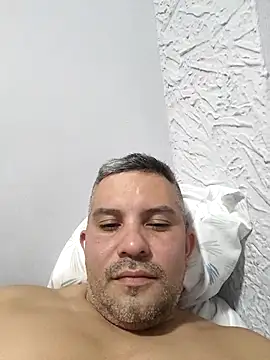 Snapshot of antonioM84 chatting on 11/10/25, 10:31 antonioM84 online show from 11/10/25, 10:31