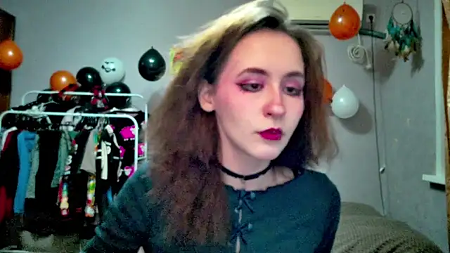 JoannaTompson online show from 10/16/25, 02:34