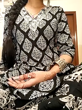 Snapshot of Ruchi-34 chatting on 04/06/26, 04:46 Ruchi-34 online show from 04/06/26, 04:46