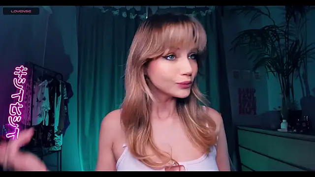 Snapshot of MelissaTetris chatting on 12/14/25, 09:25 MelissaTetris online show from 12/14/25, 09:25