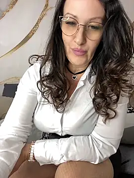 Snapshot of Katie-n chatting on 06/15/26, 02:41 Katie-n online show from 06/15/26, 02:41