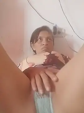 Snapshot of soltrinidad chatting on 10/27/25, 10:25 soltrinidad online show from 10/27/25, 10:25