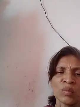 Snapshot of soltrinidad chatting on 11/02/25, 10:01 soltrinidad online show from 11/02/25, 10:01