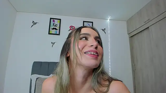 im sarah34 online show from 02/15/26, 08:02