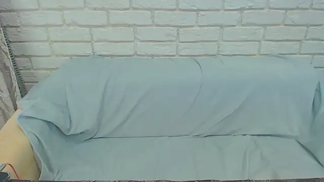 Snapshot of Crazyy_girl_ chatting on 12/23/24, 01:24 Crazyy girl online show from 12/23/24, 01:24