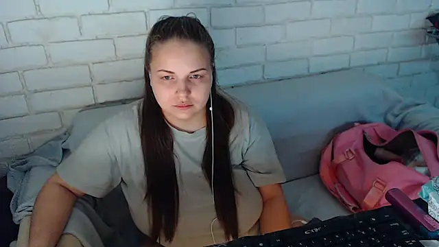 Snapshot of Crazyy_girl_ chatting on 03/11/25, 03:12 Crazyy girl online show from 03/11/25, 03:12