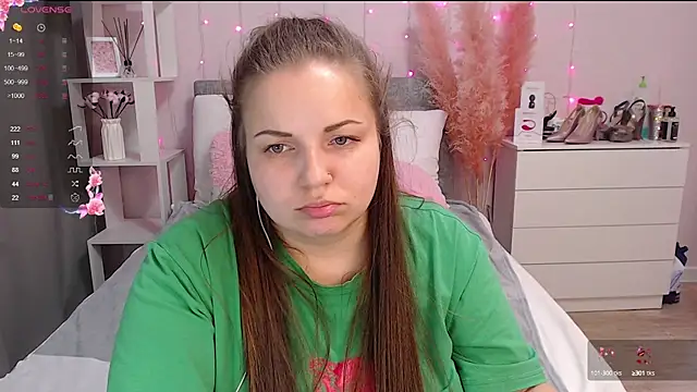 Snapshot of Crazyy_girl_ chatting on 03/18/25, 04:15 Crazyy girl online show from 03/18/25, 04:15