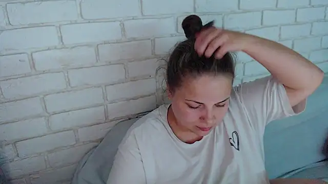 Snapshot of Crazyy_girl_ chatting on 10/26/25, 06:25 Crazyy girl online show from 10/26/25, 06:25